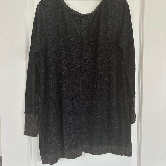 Long Sleeve Tee with Buttons - Picture 2 of 2